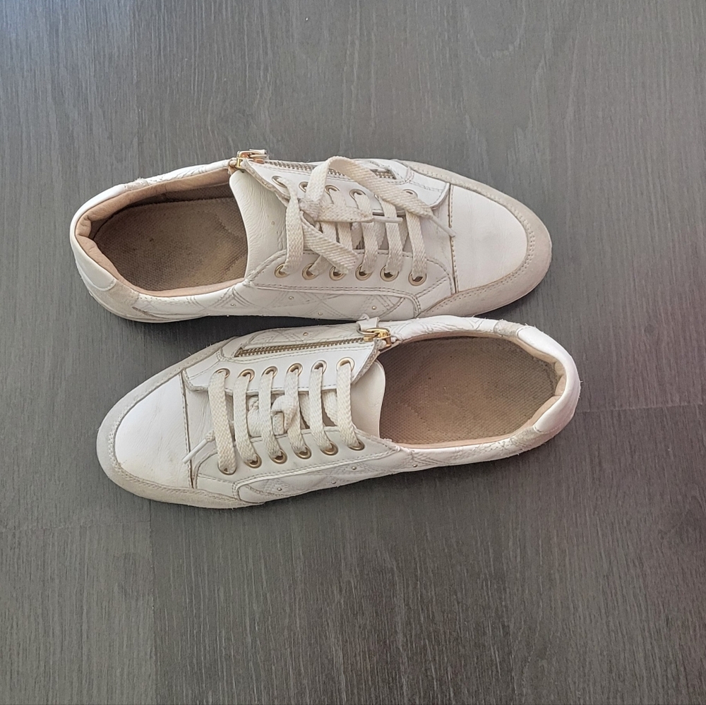 Geox casual comfotable shoes